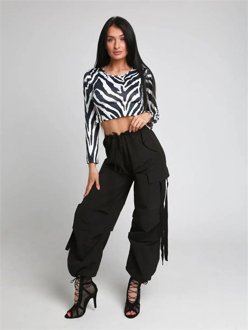 Брюки карго оверсайз Briyki-kargo-black